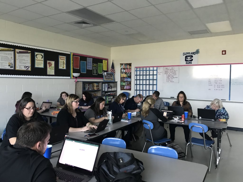 HairrJenna's tweet photo. Working on our why and thinking about what we wish our students knew from us...#JoCoMindset #JoCo2020 #ClevelandProud https://t.co/0Qm8t7rHmb