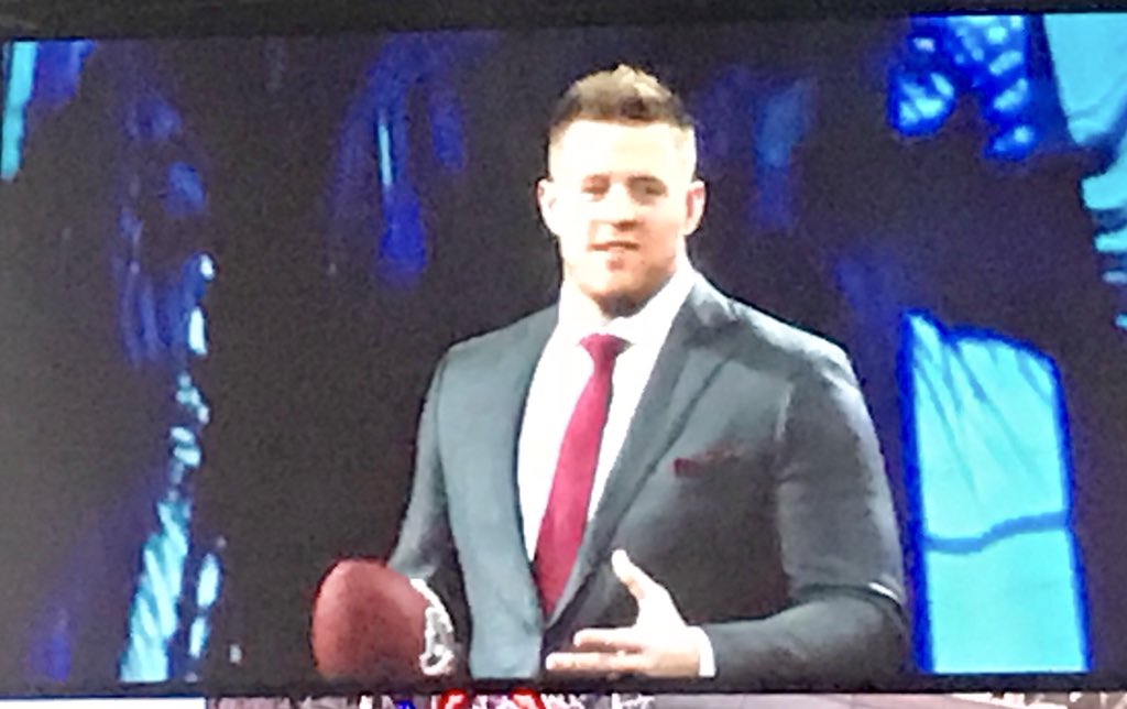 VCory's tweet photo. @JJWatt NFL &amp; humanitarian set goals his whole life to succeed. He uses the power of social media to do good. People want to help others, they just need the opportunity. #AdobeSummit #MoreIntouch
@Intouchsol https://t.co/ouTKx0WhAf