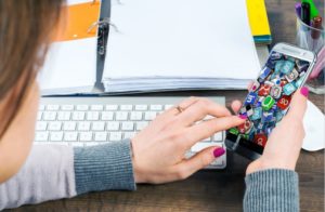 CMMLLC's tweet image. It might be time for your small business to consider streamlining your communications system. Here are a few options to consider: clearmessagemedia.org/2018/03/28/com…
#smallbusiness #communications #socialmedia #networking