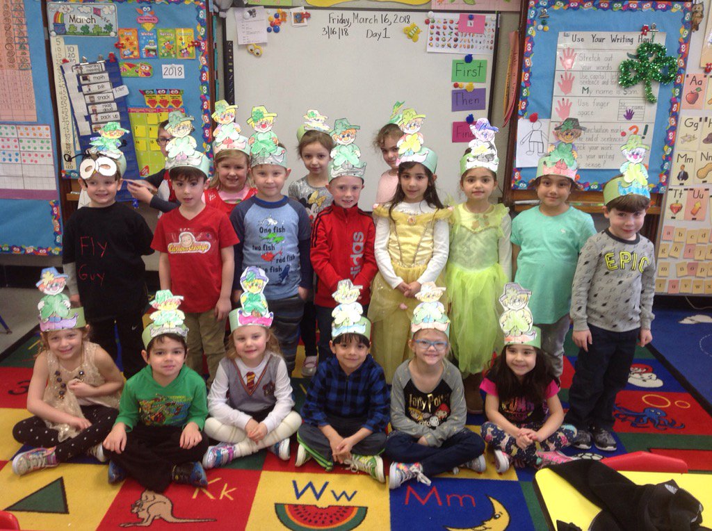 Happy St. Patrick's to all of from all of us🍀
#MineolaProud#meadowdrive