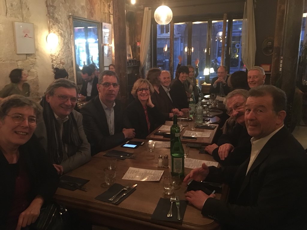 UNmissionlocale's tweet photo. Dîner de travail des présidents et directeurs d’ARML après la rencontre de la Conférence au @Minist_Travail @unml @jp_gille @AmiCentre @MLJ_AURA https://t.co/3arhCLNrwN