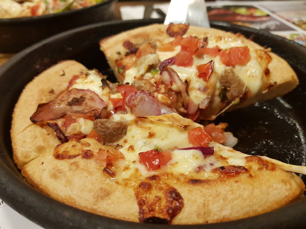 andermael's tweet image. Seems indeed like #Drupal #Drupalsecurity #drupalgeddon and #pizza go hand in hand!