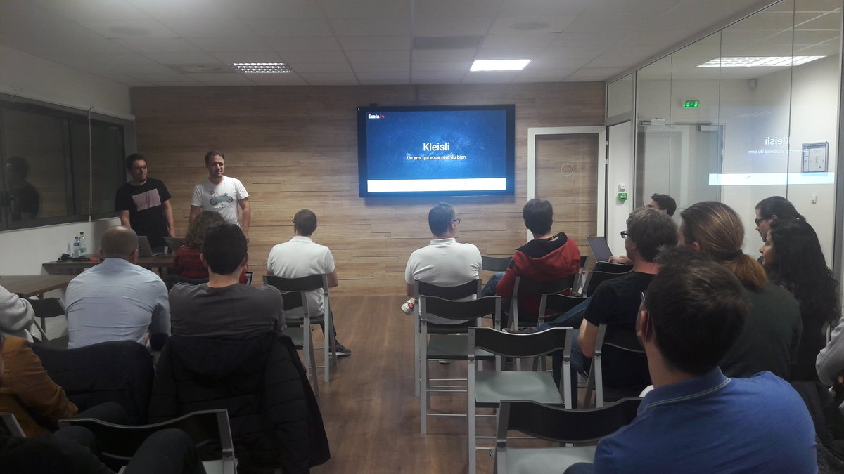 julien_lafont's tweet photo. Deuxième talk du jour : livecoding d'un moteur de règle avec des Kleisli en #scala par @xbucchiotty @TristanSoullz. https://t.co/xB4qDt77rU