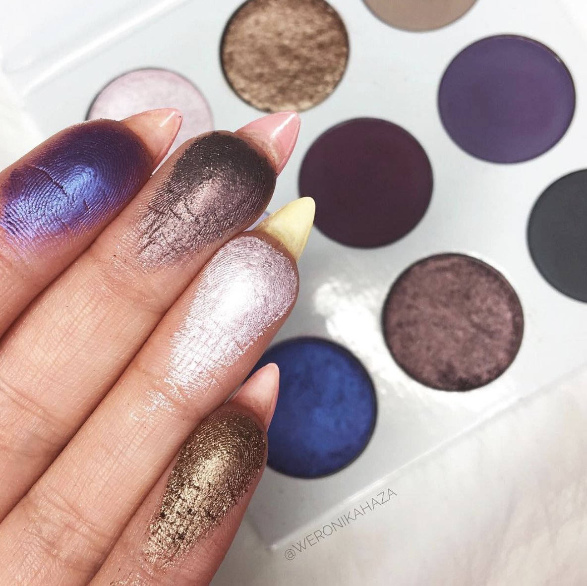 kyliecosmetics's tweet photo. πThe Purple Palette π Get these beautiful #kyshadows now! β¨@weronikahaza
https://t.co/peDOKu82ad https://t.co/AxyXpH6rYk