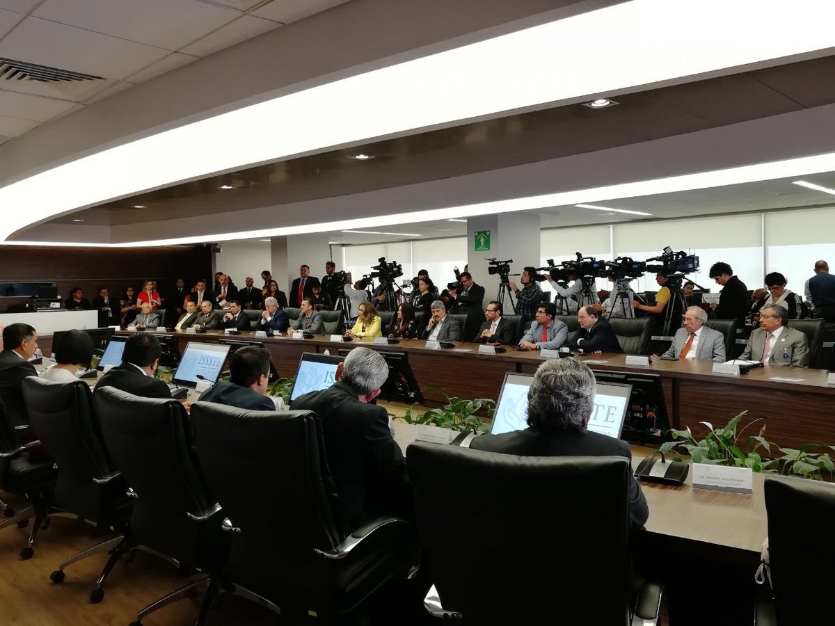 MoisesCalderonA's tweet photo. Hoy se presentó el Programa ISSSTE ABIERTO sin duda nos generará una mayor cercanía con la derechohabiencia y mejores resultados en nuestros hospitales. #IsssteAbierto https://t.co/CXVxNQBiV6