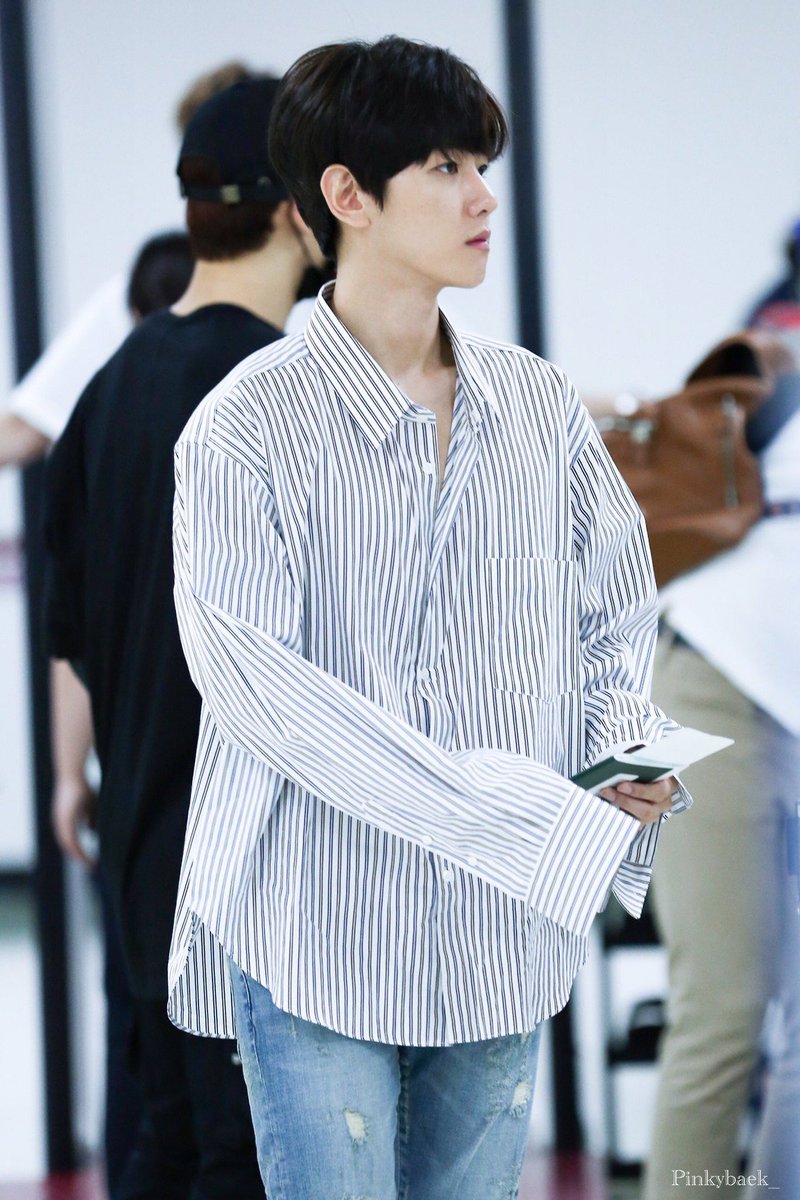   #airportbaekhyun he hardly wear shirts but he just looks good in anything really