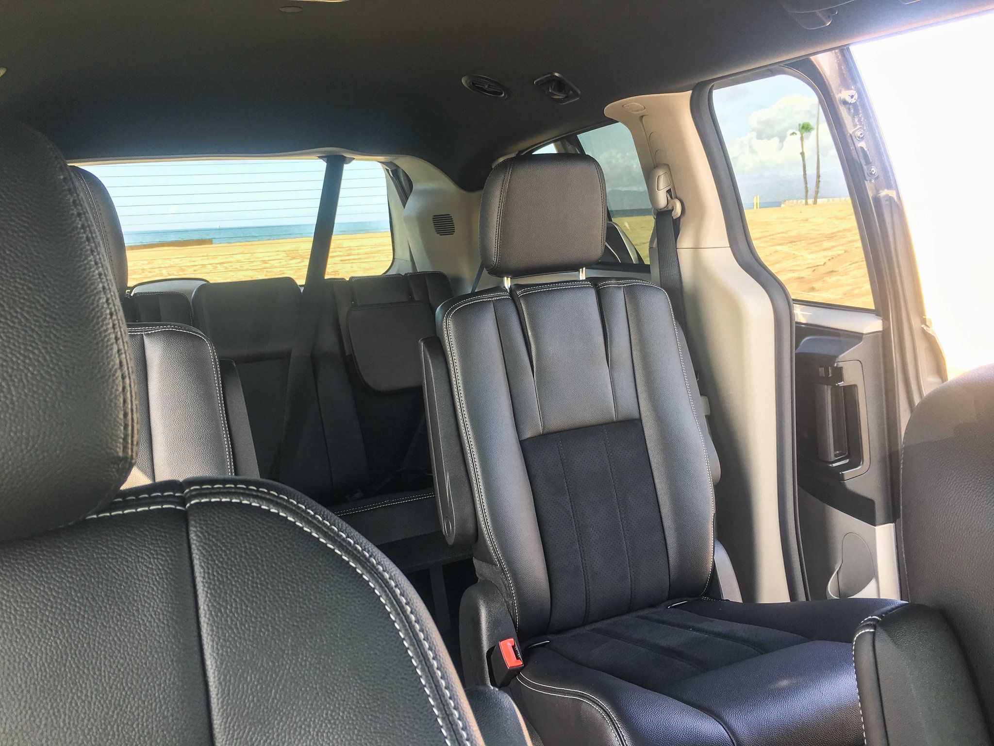 AVR Van Rental on Twitter "Do you see palm trees in the back? AVR Los