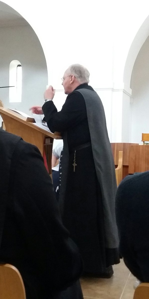CR_Mirfield's tweet image. Retweeted CoR Mirfield (@CoRMirfield):

Wednesday of #CoRHolyWeek: choir practice, crucifix carrying, and crepuscular sunshine @CoRMirfield @CR_Mirfield @c_of_e @CofECalling #prayer #vocation