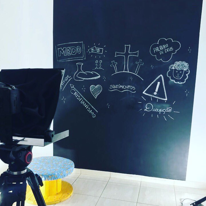 Mais um vídeo preparado com muita oração, amor e carinho. Fique ligado! 😃🙏🏾 Cenário by @thayrinebraun