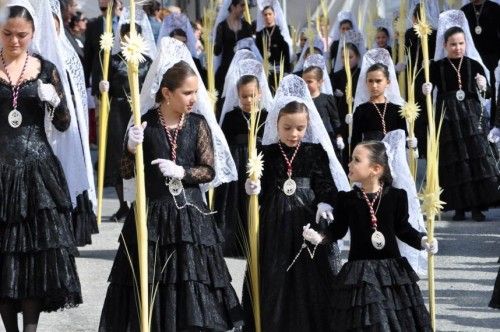 see_spain's tweet photo. In Malaga, Semana Santa is celebrated with various religious and military parades accompanied by music, inviting incense, and floral scents, as well as lots of color and cheer.#EasterBunny #Easter2018 #EasterHoliday #follo #travel  https://t.co/DGBZyjKlhW https://t.co/qdjPR7RZiA