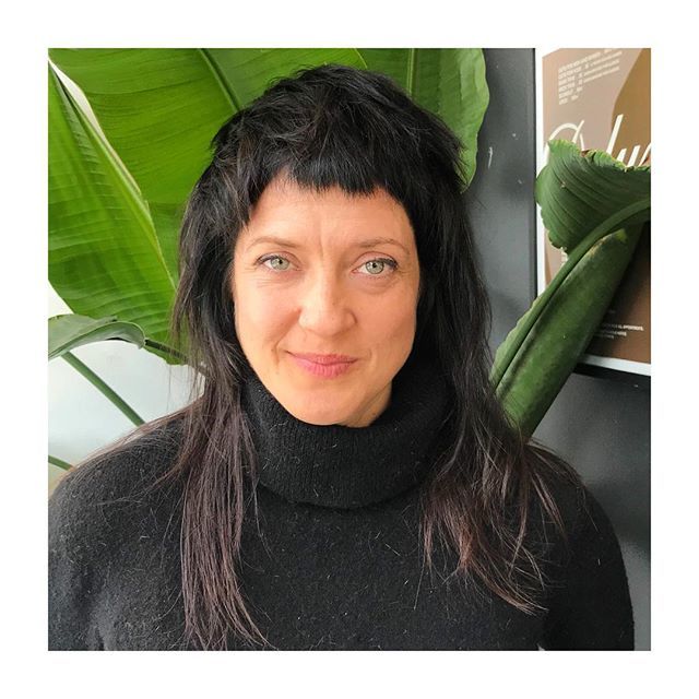 HairNerds04's tweet photo. bringing it back!  modified mullet on our neighbor Sam @weloveshag ⚫️⚪️ #mullet #haircuts #beautifulbrunette #razorcut #hairnerds #deluxewilliamsburg https://t.co/bZhyTY2Lm0