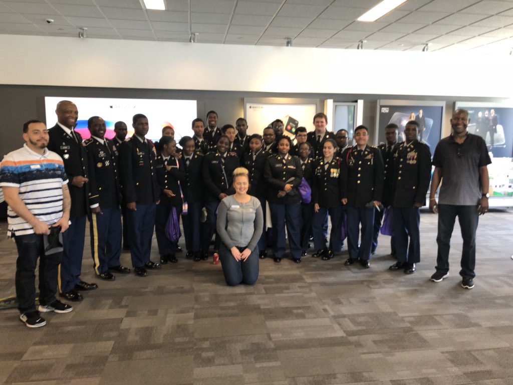 AT&amp;T making a difference in the community. Junior Achievement Job Shadow with some amazing students from  William M Raines High School. The future looks bright with budding leaders like these . AT&amp;T helping them what’s possible. Thanks to our Aspire Mentoring Program