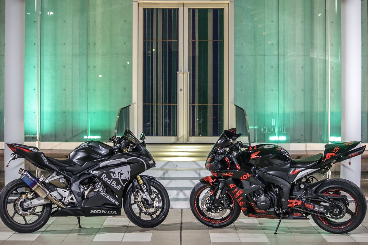 たくみ Cbr1000rr Sc77 على تويتر 白 黒 Redbull Cbr250rr 赤 黒 Redbull Cbr600rr 初コラボ