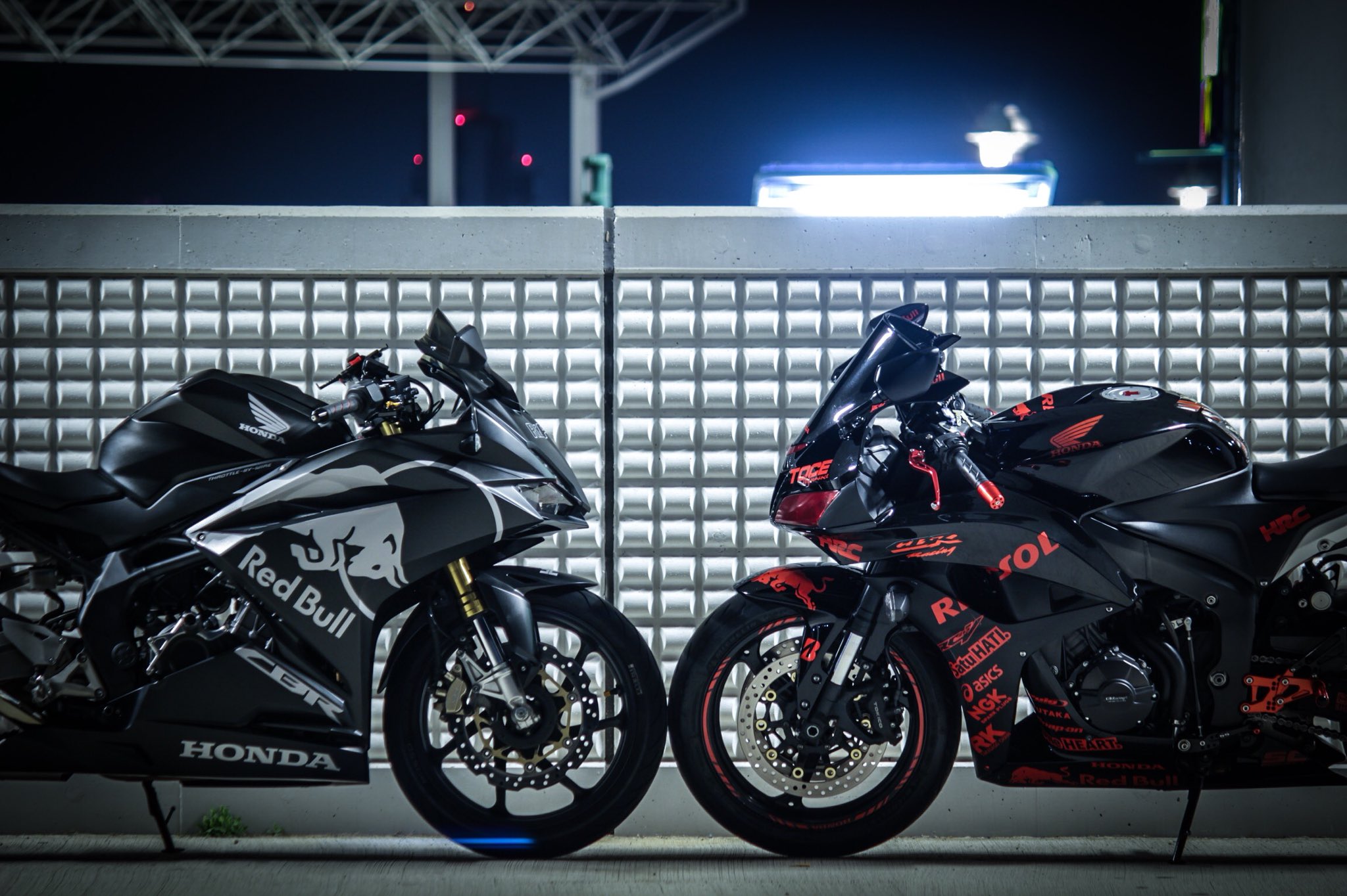 たくみ Cbr1000rr Sc77 على تويتر 白 黒 Redbull Cbr250rr 赤 黒 Redbull Cbr600rr 初コラボ