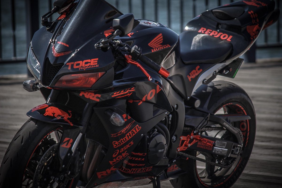 たくみ Cbr1000rr Sc77 على تويتر 白 黒 Redbull Cbr250rr 赤 黒 Redbull Cbr600rr 初コラボ