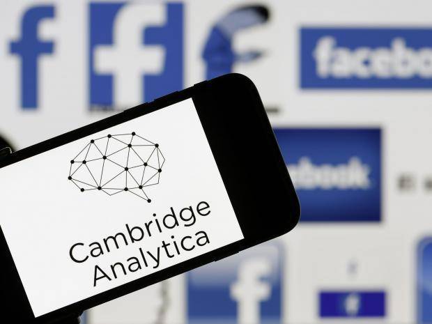 PolitiKom's tweet photo. Los 3 cambios en política de privacidad anunciados por Facebook en medio del escándalo de fuga de datos de Cambridge Analytica https://t.co/Kc9epAvjiA https://t.co/Z0ujrnDIsO