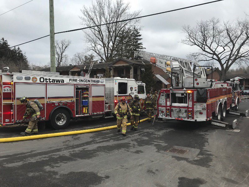 Fire at Ramada on Prince of Wales  ottawamatters.com/local-news/fir… https://t.co/RQDkA1ks8P