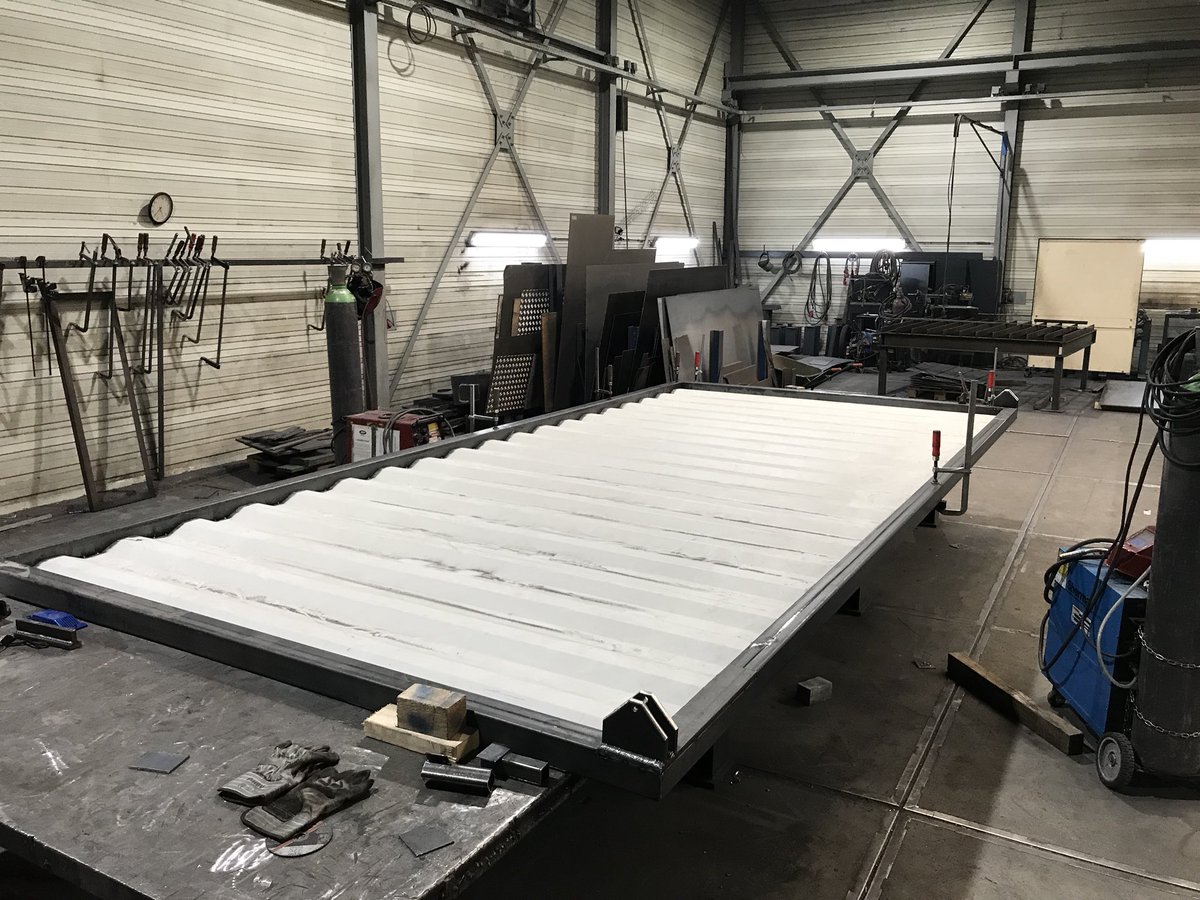 Coming up soon!...pop up box for <a href="/dunkindonuts/">Dunkin'</a>  
#eventcontainer #shippingcontainer #holland