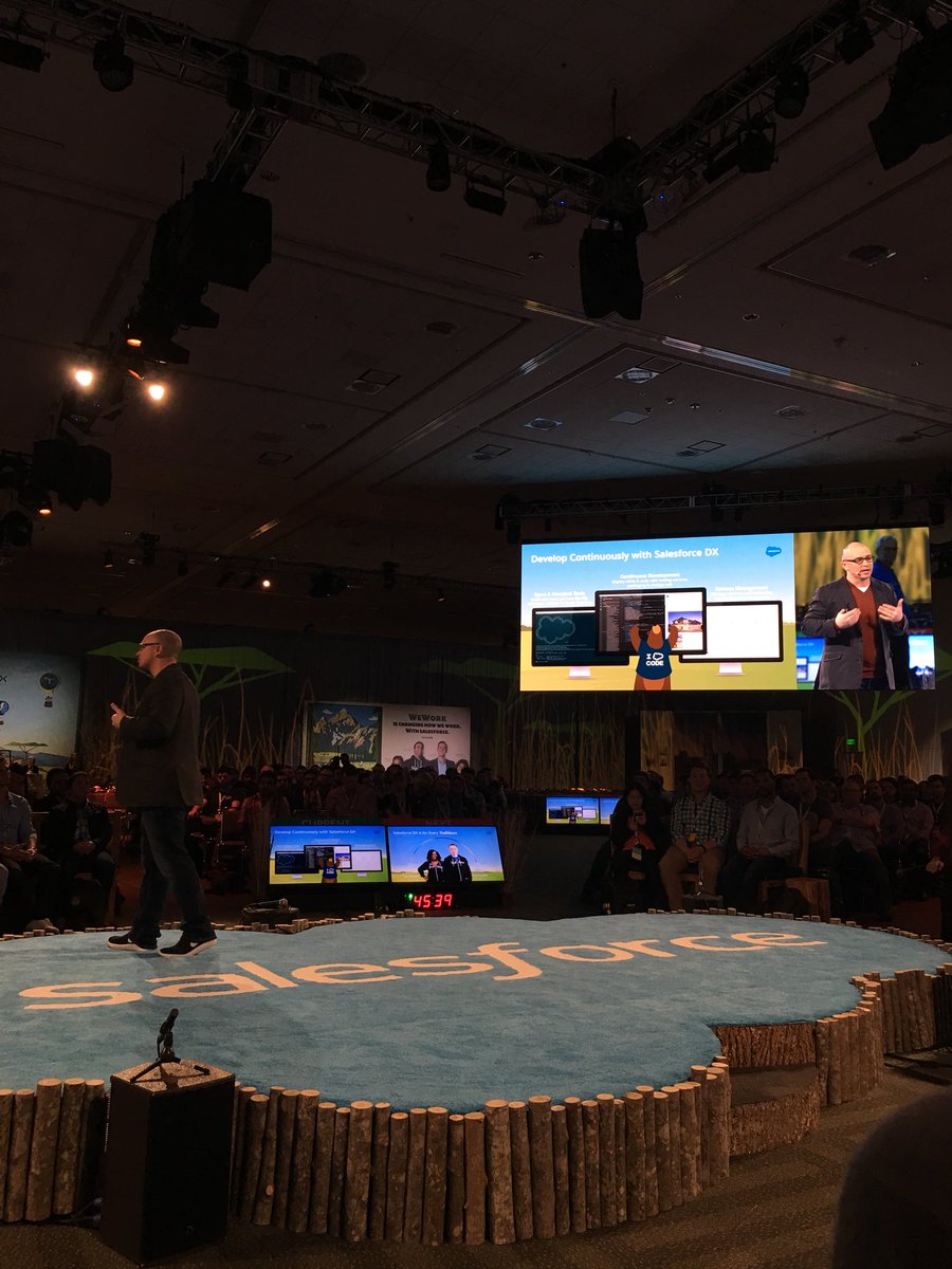 natala's tweet image. Yes! @WadeWegner is wearing a blazer #suit in the #SalesforceDX #TrailheaDX keynote!! #winning @SalesforceDevs