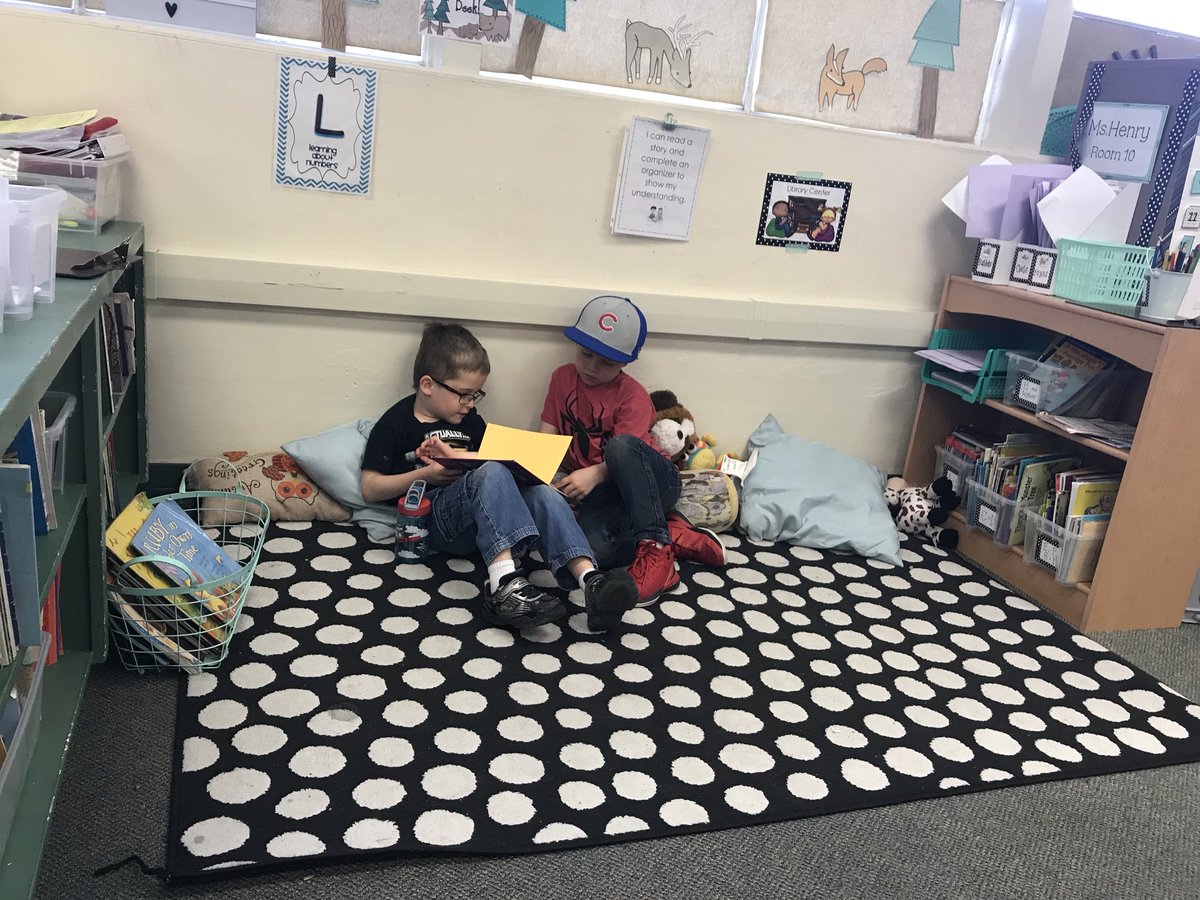 Ms_HenryLMA's tweet photo. Buddy reading. ❤️✨ @ADES_SMUSD https://t.co/p6zSF1bsOL