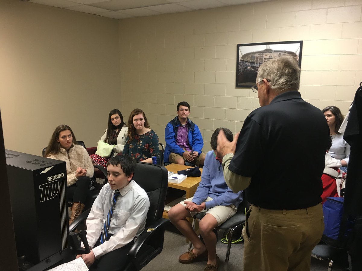 FrankliNCoEDC's tweet photo. Awesome day highlighting some of our industries to @FCSchoolsNC @LouisburgHSFCS #STEM Academy. #TriangleNorthExecutive #TotalFlightSolutions #GrowFrankliNCo @rhondaschuhler @FranklinCoopExt https://t.co/03F4rzIsfo
