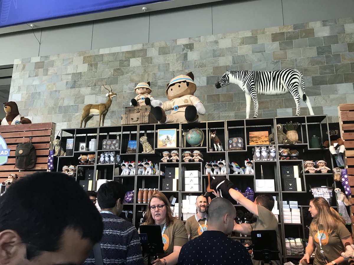 adam17amo's tweet photo. Made some new friends from the wall of swag! #TDX18 #MeetAppy #WheresAstro #Equality https://t.co/bitBwnxPXo