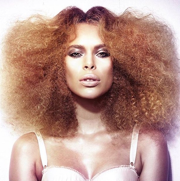 ALL about this wavy, textured look by <a href="/JonathanJAndrew/">Jonathan Andrew</a> #killingit #prohairmag #hairgoals #hairelite #hairinspo