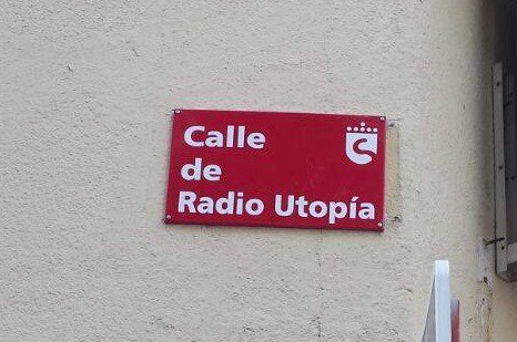 Aunque ya lo estabamos jejeje
 Ya tenemos calle propia en Sanse como AC/DC o Rosendo. Vamos a disfrutarlo.Enhorabuena  a todos los que han trabajado durante estos 30 años de  libertad e independencia en un medio alternativo y cultural. MUY ORGULLOSOS!!! de nuestra Radio <a href="/rutopia/">Radio Utopía 107.3 FM</a>