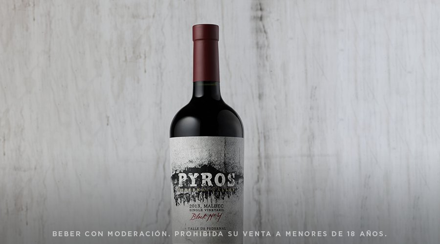 Pyros Single Vineyard Malbec es un vino donde se conjugan perfectamente frescura y complejidad.