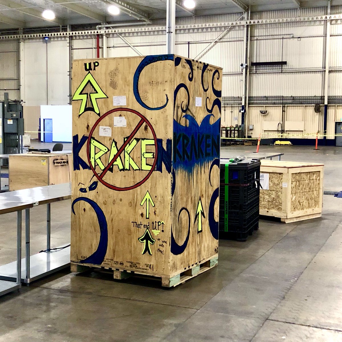 BattleBots's tweet image. Looks like Kraken is the top contendar for &quot;Best in Box&quot; Get tickets to see Kraken released: eventbrite.com/e/battlebots-2…