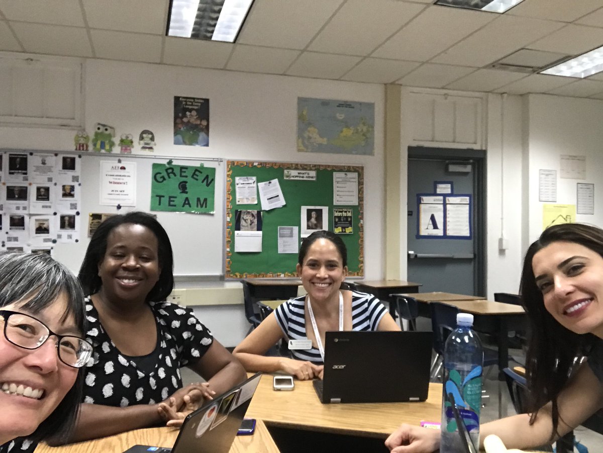 HistoryFrog's tweet image. So excited for #LeaderInMe #communitycircles @Flipgrid collab !@Deja_L_Anderson @ZvartAlexan @lantonha #FAcollab @MsMartinSpartan @FirstAveMS