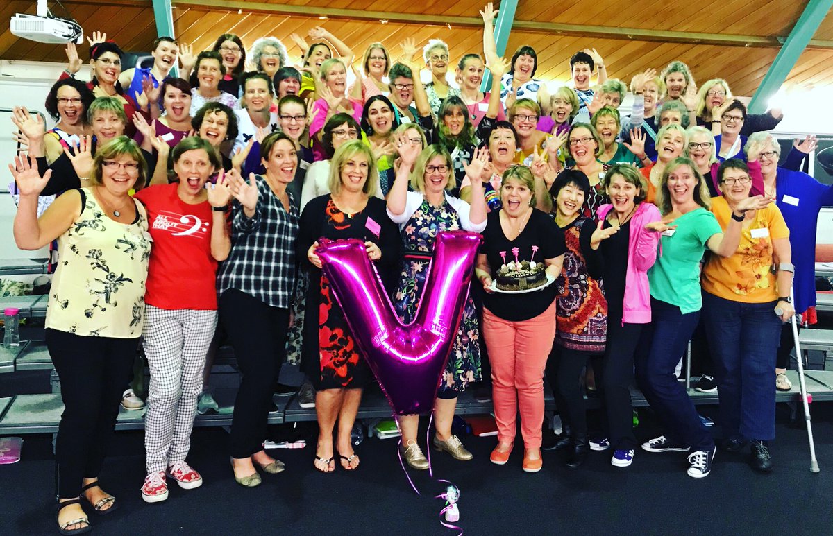 🎈It’s an extra special night with a coach when you get to celebrate their birthday! Happy Birthday Vickie Maybury 🎉