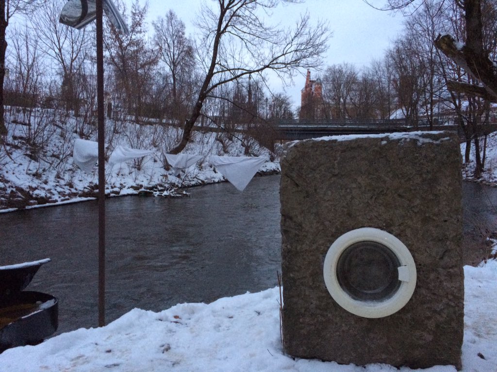 Travelnpack's tweet photo. #HowImUpToNoGood
Using my neighbor's washing machine without asking ๐ณ https://t.co/OU9hd0jg0R