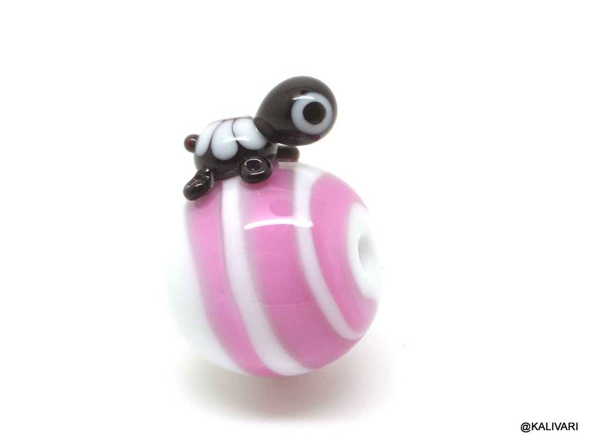 Kalivaribeads's tweet photo. and more ...

#lampwork #spring #glassbeads #glasperlen #handmade #handmadejewellery #makingjewellery #schmuckmachen #handgefertigterschmuck #Schmuckzubehör #jewelrysupplies #jewelrymaker #focal #kalivari https://t.co/hClp6oVmCr