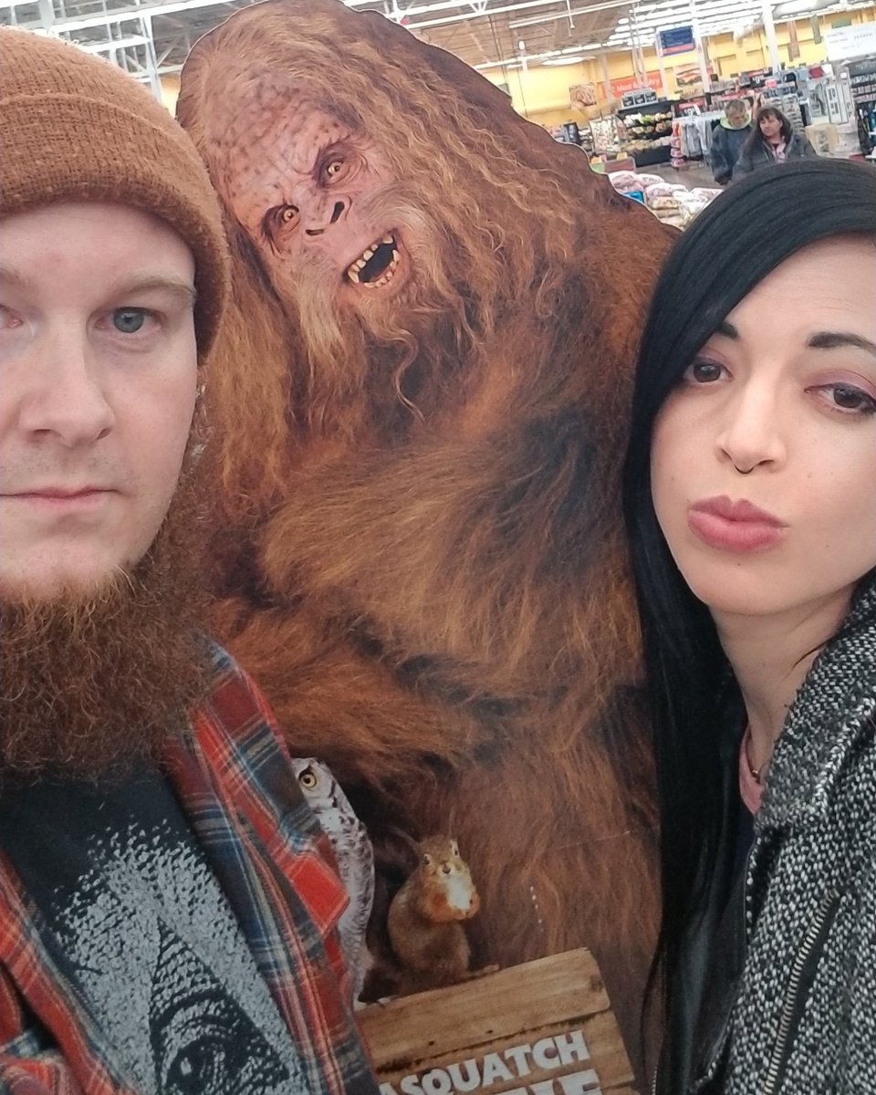 CaptainCatfeesh's tweet photo. #sasquatchselfie https://t.co/8cfCntHlJF
