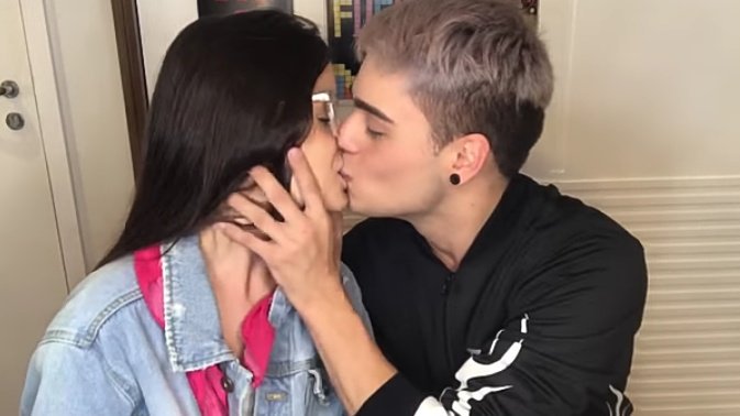 GuiMustache's tweet photo. Tá,agora pode shippar https://t.co/BDXqpFs8An