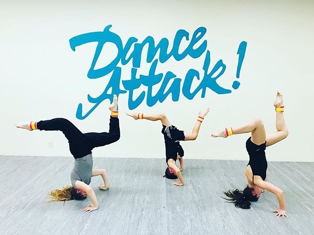 danceattackcali's tweet photo. Happy Hump Day! #dalg #losgatos #humpday🐫 #fun #dancers #headstand #strongertogether https://t.co/tmLKJetka6 https://t.co/L6HCluENAp