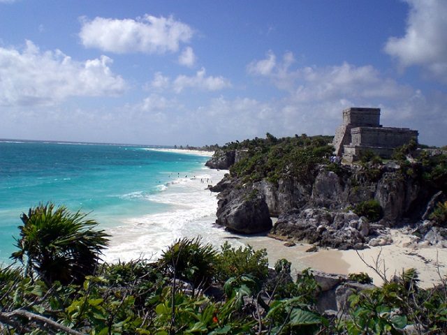 goldenagetravel's tweet photo. Tulum is small but exquisitely poised on the cliffs above the azure waters of the #Caribbean Sea. One of the most beautiful beaches in the Caribbean. https://t.co/tBYwenM9F2 Read more on my post. #blogboost #Mexico #travel #cancun #MayanRuins #beach #Amazing #travel #explorev https://t.co/YLGCeuVknU