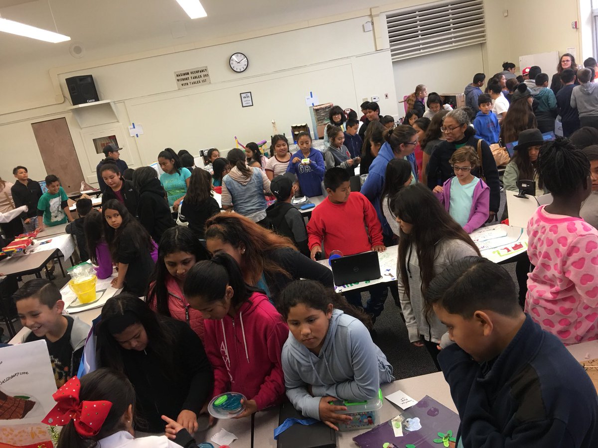 stephvasquez25's tweet photo. @Olive_Falcons hosting its first school-wide STEAM Fest #steam #fullhouse #falconpride @mandalieu https://t.co/kRLqWQD457