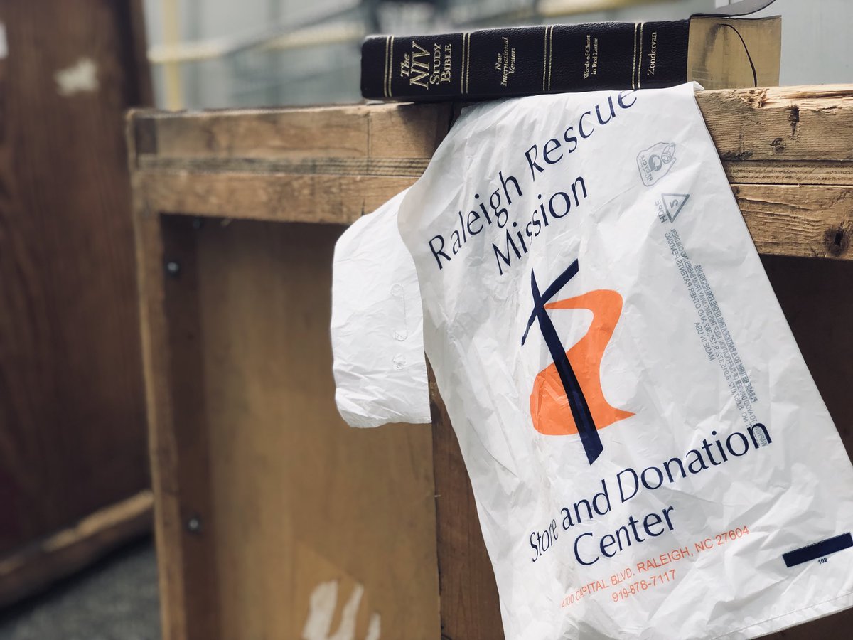 RRMissionStore's tweet image. $5 bag sale this Saturday! Stuff the bag shown with as many clothes and shoes as you can for $5! 100% goes right back into the community! #rrmstore #5dollarbagsale