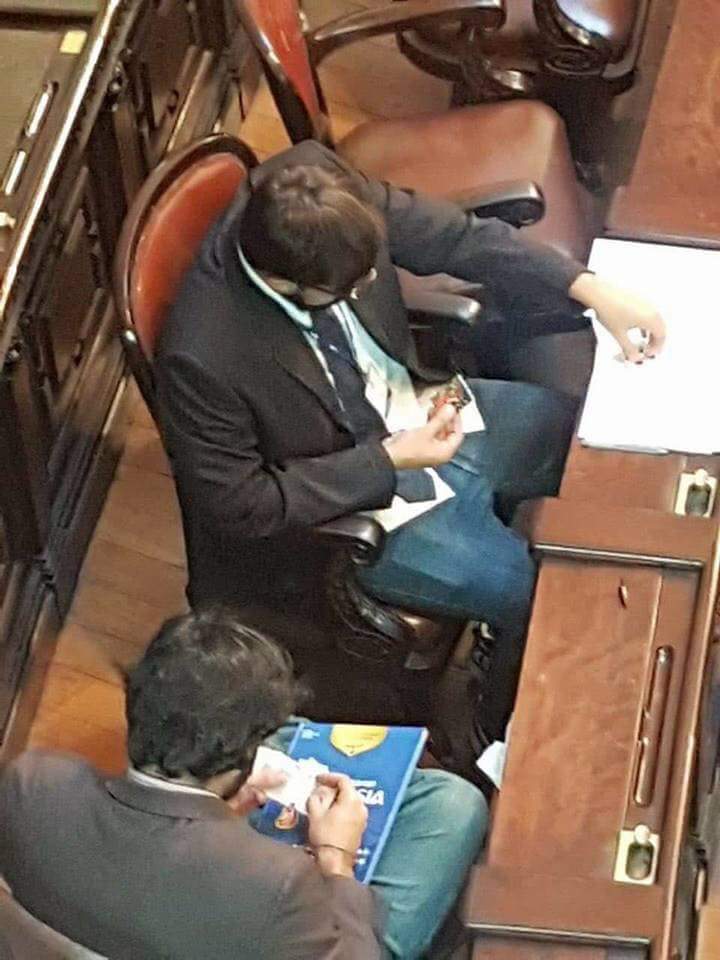 billetedecien's tweet photo. Me as diputado https://t.co/9841vSORsk