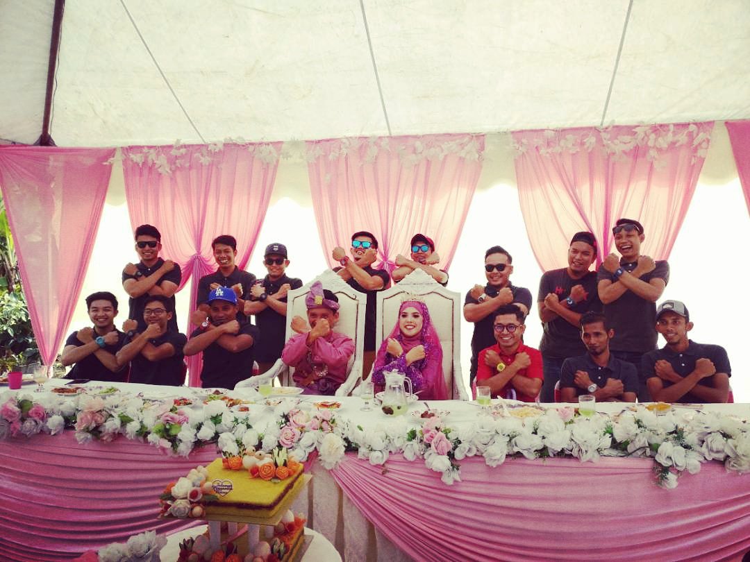 haikalsanazi's tweet photo. Payah no nak move on. #wakandaforever #pailangtambor #ptgroup #dulangsman #bridesmaidlelaki https://t.co/WVsGWKVWh1