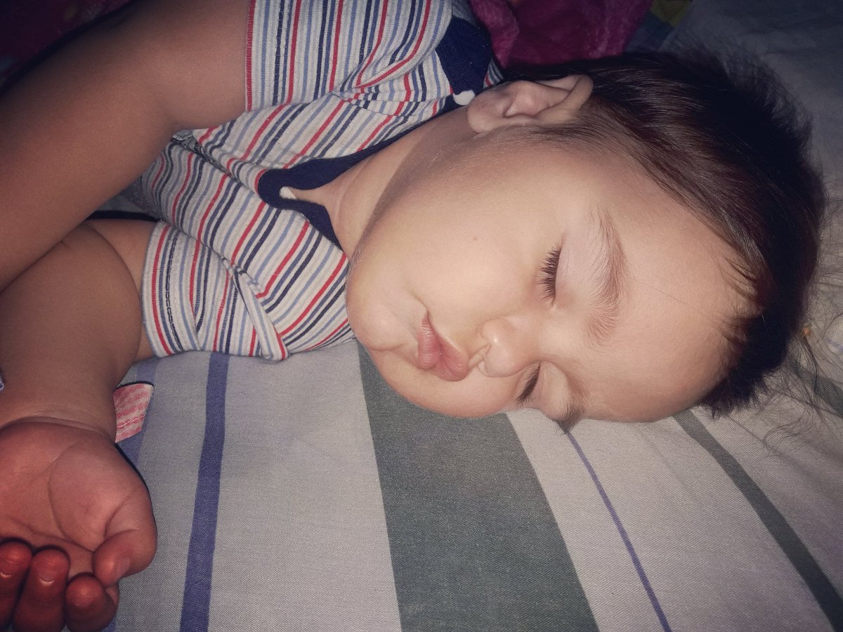 micka_peralta's tweet photo. A dormir con el amoor De mi vida.. ❤ https://t.co/uoyeWE3Rtb