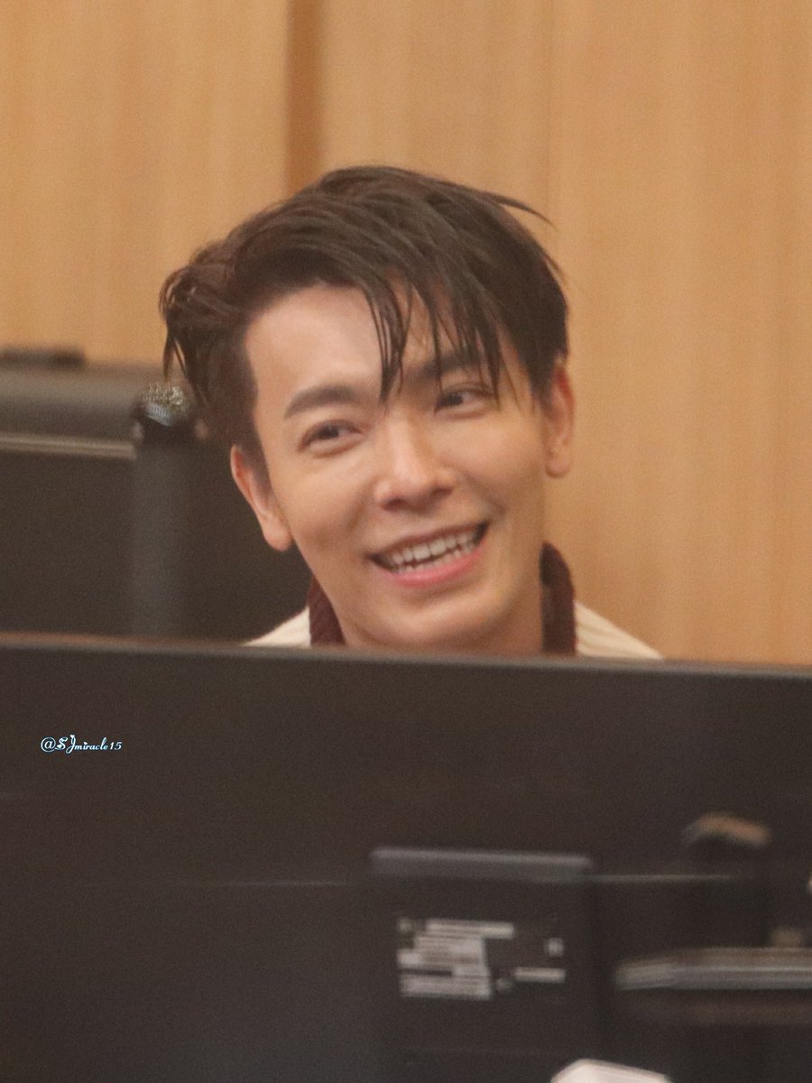 SJmiracle15's tweet photo. 171109 두시탈출 컬투쇼
#동해 #donghae
#superjunior #슈퍼주니어 https://t.co/lvl27uj95j