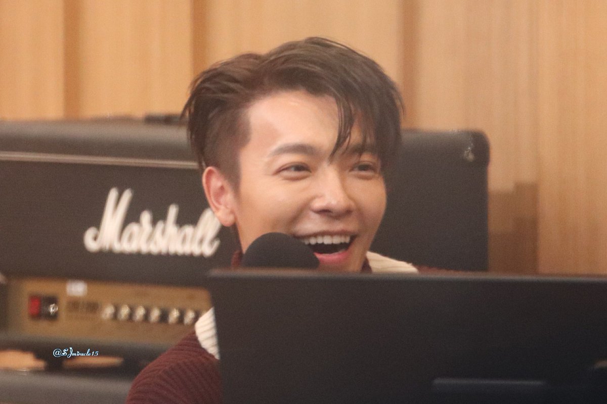 SJmiracle15's tweet photo. 171109 두시탈출 컬투쇼
#동해 #donghae
#superjunior #슈퍼주니어 https://t.co/lvl27uj95j