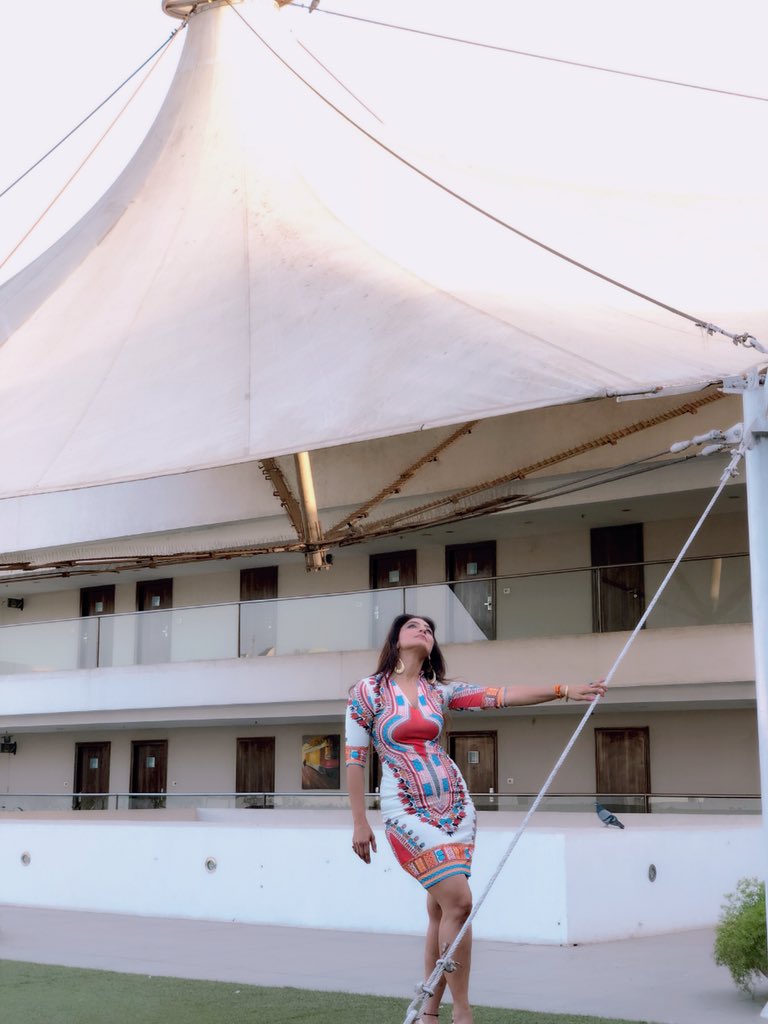 aartiinaagpal's tweet image. YOU ARE #LIMITLESS ..#VAS #unexplainable just unleash your being its that #simple 🌷#laugh #dance #exuberence #vibrate beyond you believe you can .#Aartii