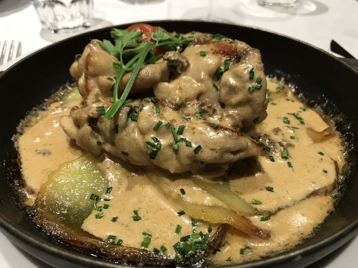 Rien ne veau un ris de veau ! Sur un lit de pomme Anna, c’est un petit bout de paradis sur <a href="/marchederungis/">Marché de Rungis</a> bravo <a href="/AuVeauQuiTete/">AuVeauQuiTete</a> c’est un délice pour les papilles ! #VeryGoodTripes 😋👌👍👏