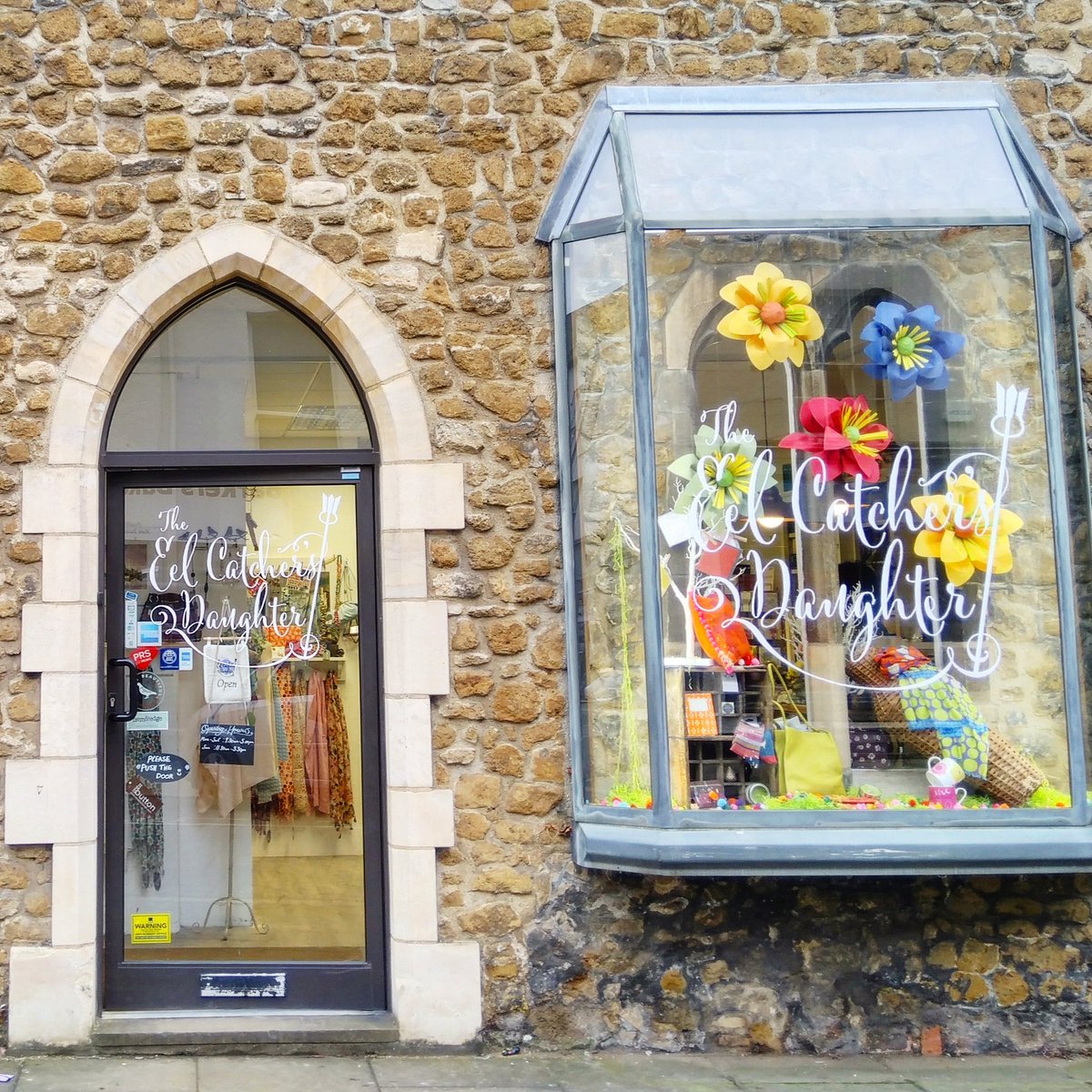 What a gorgeous window display from this lovely gift shop in Ely, Cambridgeshire. <a href="/EelCatchers/">EelCatchersDaughter</a> #windowswednesday #shoplocal #supportsmallbusiness #giftshop