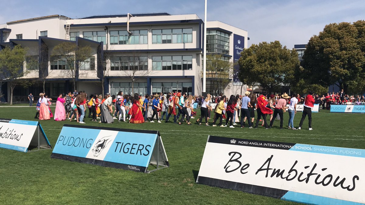 NAISPudongMusic's tweet image. Year 13 CAS project for International Day students and teachers! Inspired by Juilliard flashmob #NAEJuilliard #dance #flashmob