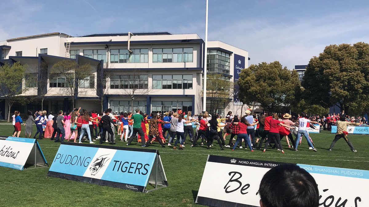 NAISPudongMusic's tweet image. Year 13 CAS project for International Day students and teachers! Inspired by Juilliard flashmob #NAEJuilliard #dance #flashmob